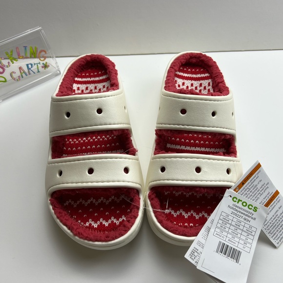 NWT Crocs Classic Cozzzy Holiday Sweater Women's Sandals with CHARMS!! SZ-W8/M6 - Picture 7 of 16